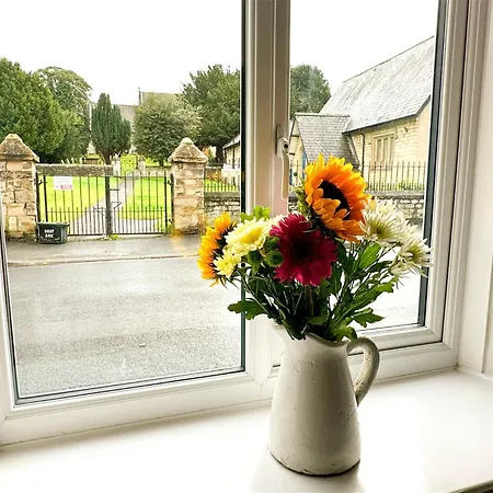 Cosy Country Escape | Fireplace & Views | & York *