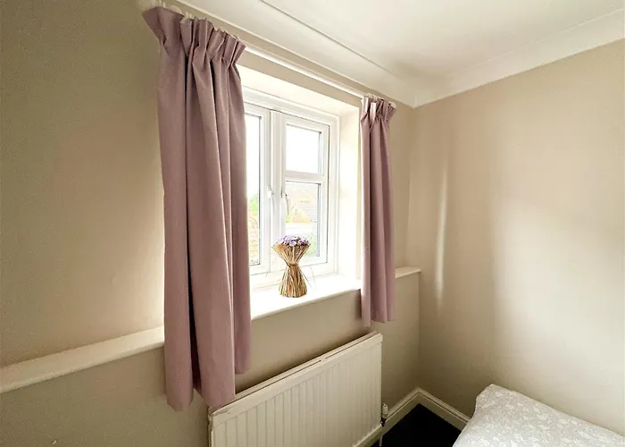 Cosy Country Escape | Fireplace & Views | & York