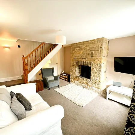 Cosy Country Escape | Fireplace & Views | & York Semesterbostad